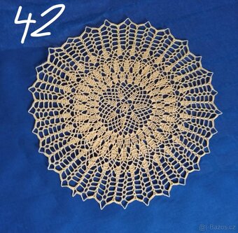 Ručně háčkované dečky 40 cm - 2