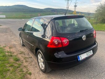 Volkswagen Golf 1.6 75kW Climatronic ALU ŠÍBR - 2