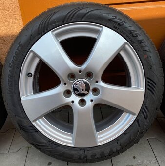 5x112 R17 7J ET48 + 225/45 R17 letné - 2