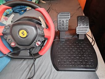 Volant s pedály+ hry na Xbox one - 2