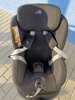 Otočná autosedačka Britax Römer King - 2