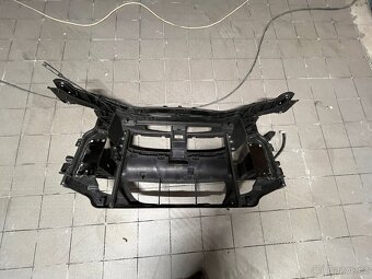 chladičová stěna - čelo pro BMW řady BMW e90 e91 e92 e93 - 2