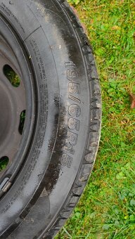 Prodám plechové 15" disky s pneu - 2