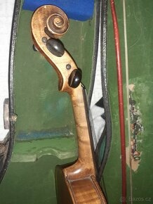 Staré housle-celé - 2