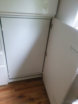 Vestavna lednice a mrazák Ikea včetně skříně - 2