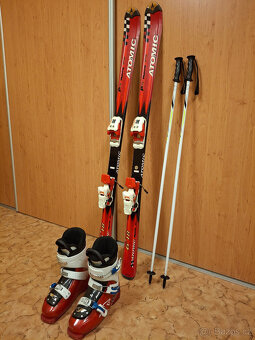 Set - sjezdové lyže Atomic 130cm + boty+hůlky - 2