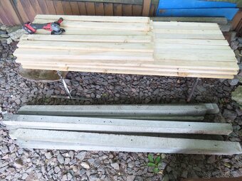 VINOHRADSKÉ SLOUPKY - BETONOVÉ - 2