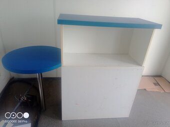 Kancelářský nábytek: skříň, pultík, stůl, kuchyňka - 2