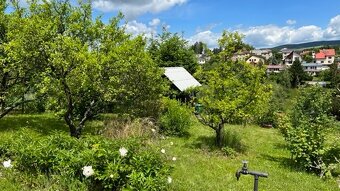 Zahrada s chatkou - 2