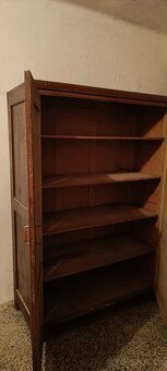 Starožitná skříň - 2