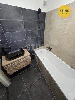 Pronájem podkrovního bytu 3+kk, 128500 - 2