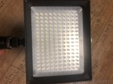 Přenosné led světlo - 2