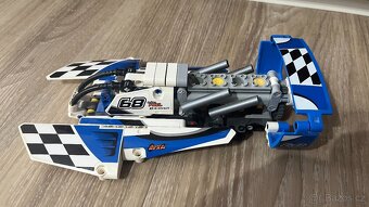 LEGO® TECHNIC 42045 Závodní hydroplán 2v1 - 2