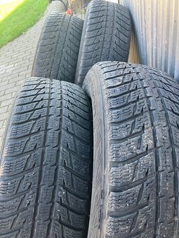Nokian 215/65R17 XL - 2