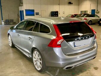 VOLVO V60 2.4 D6 PLUG-IN HYBRID SUMMUM AWD - 2