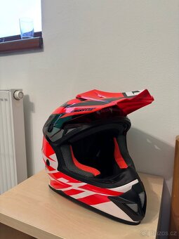 Helma na motorku - 2