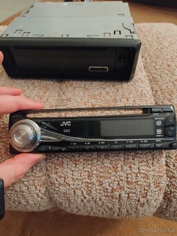 JVC KD-G332 autorádio na CD - 2