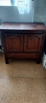 Starozitny Masivní dřevěný nábytek - 2