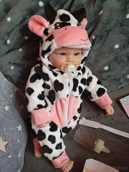 Realistická Reborn panenka kravička - 2