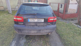 Prodám Volvo V40 1.9DI r.v. 2001, STK 07/2026 - 2