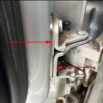 Ocelové podložky proti prověšení dveří - 2