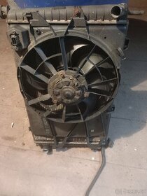 Ford Mondeo 1.8 TD chladič včetně ventilátoru - 2