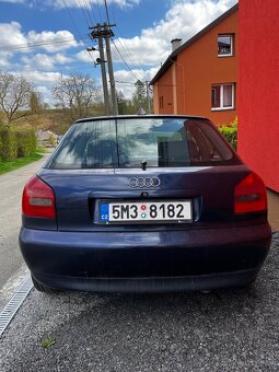 Audi A3 1.6 benzín - 2