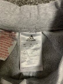 Tepláky Adidas vel.110 - 2