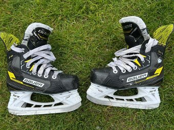 Brusle Bauer Supreme M4 JR 1,0 - 2