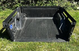 ORIGINÁL PLASTOVÁ VANA DO KORBY NA FORD RANGER - 2