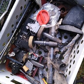 Náhradní díly Peugeot 205 - 2