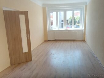 Pronájem bytu 2+1, 78m2,Sedlčany - 2