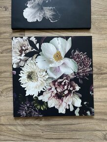 3 kusy obrazů s motivem kytek 50 x 50 - 2