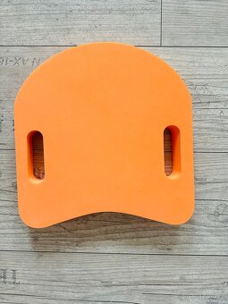 Plavecká deska Tutee, Learn Junior 30×31×3,8 cm - 2
