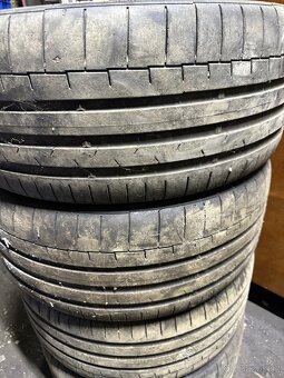 Sála letmých pneu 255/35 R19 Continental - 2