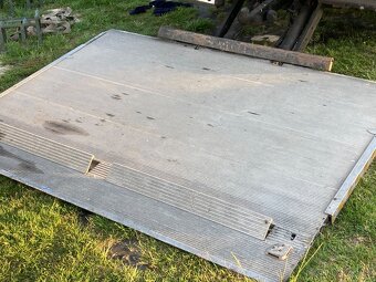 Hydraulická plošina - čelo Dholandia 12 V - 2