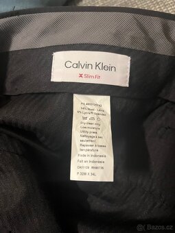 Oblek Calvin Klein 32 W/ 34L slim fit - 2