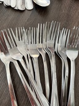Set příborů + 3 kuchyňské nerezové nože Ikea - 2