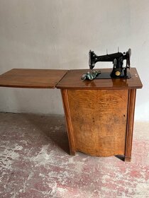 Šicí stroj - 2