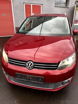 VOLKSWAGEN TOURAN 2011 - 2