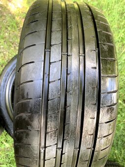 Letni pneu Goodyear Eagle F1 205/45 R18
- 2