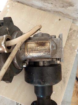 Elektromotor s převodovkou - 2