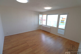 Pronájem bytu 4+1 (86 m²) – 12. patro s výhledem a po rekons - 2