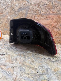 Leve zadni svetlo Vw Golf 6 - 2