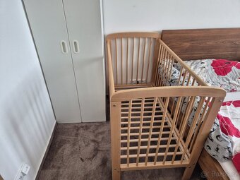 Dětská postýlka s nastavitelnou výškou roštu ve 3 úrovních - 2