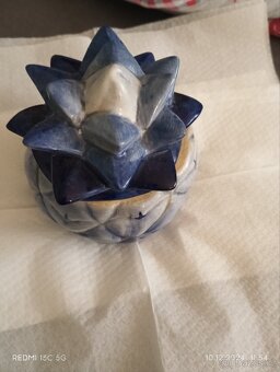ZNAČKOVÝ PORCELÁN. ČÍNSKÝ PORCELÁN.HUTNÍ SKLO - 2