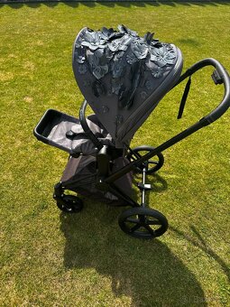 Cybex Priam kočárek Flowers Grey - 2