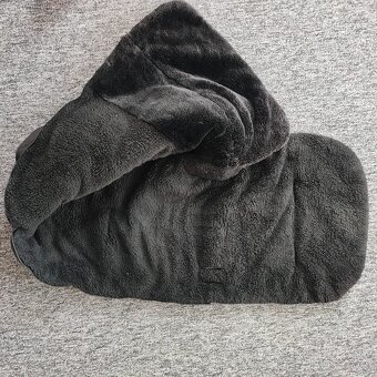 Teplý jednobarevný černý zimní fusak - 2