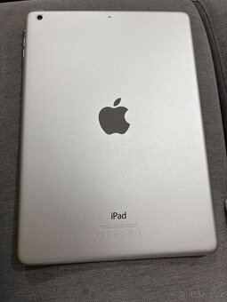 Apple iPad Air (2013) 16gb stříbrný - 2
