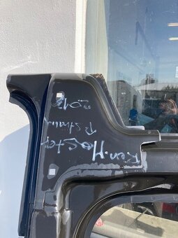 Rám pravých předních dveří Renault Master 2012 originál - 2